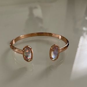 Kendra Scott Elton Bracelet in rose gold metal and Dichroic Glass stone